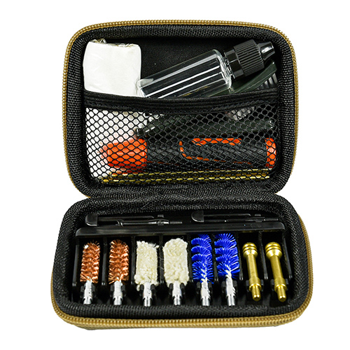 Le kit de nettoyage pour armes de poing comprend 2 tailles (9 mm et .45 cal.).